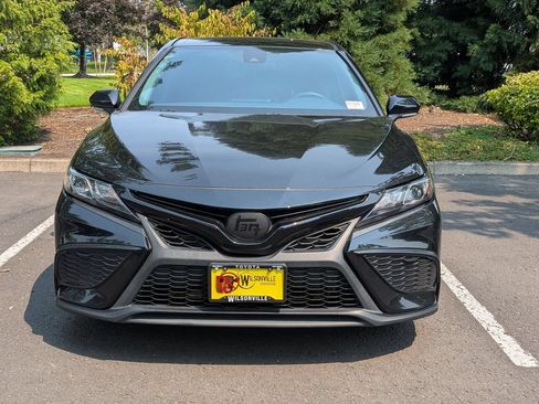 Used 2024 Toyota Camry SE AWD/4WD image 18