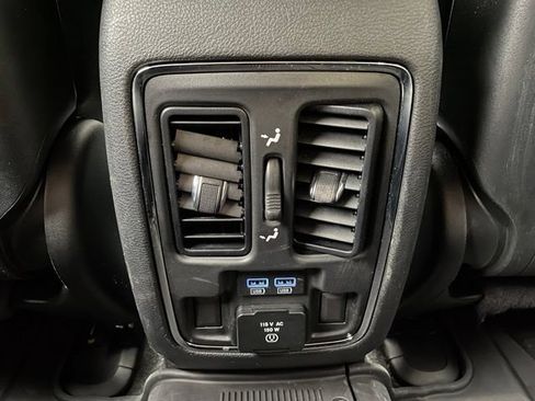 Used 2019 Jeep Grand Cherokee Limited AWD/4WD image 28