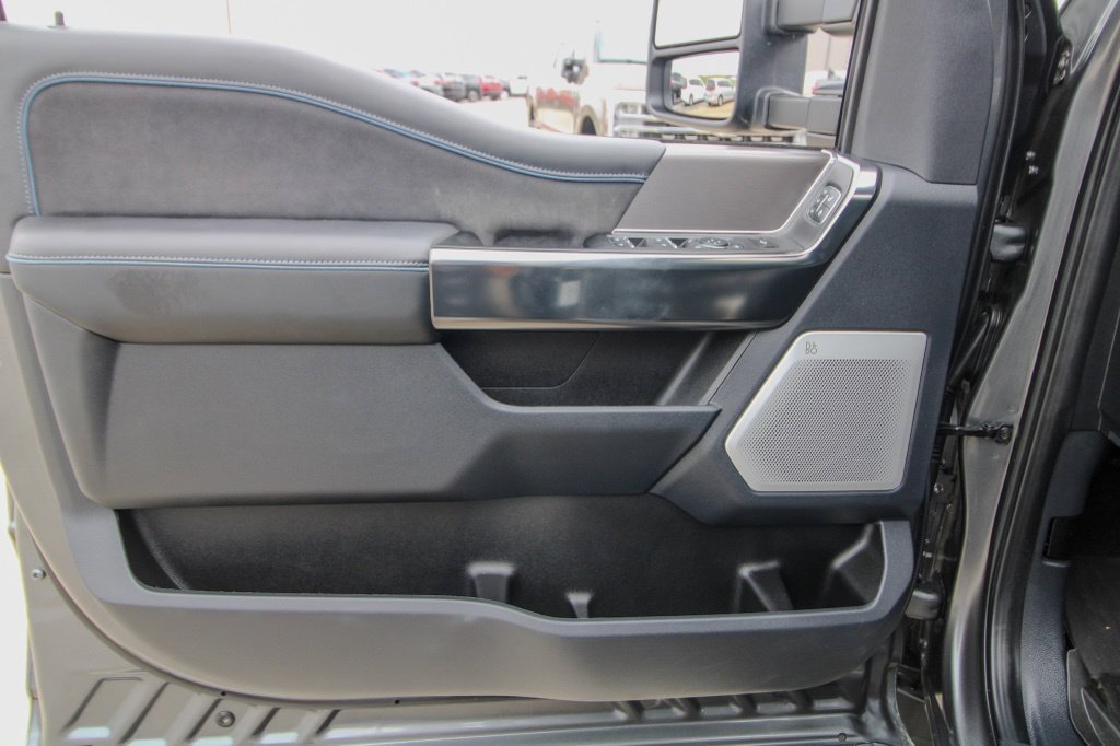 Used 2026 Ford F350 Platinum w/ FX4 Off-Road Package AWD/4WD image 13