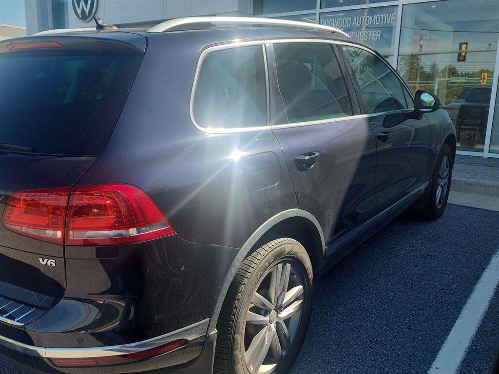 Used 2016 Volkswagen Touareg VR6 AWD/4WD image 17