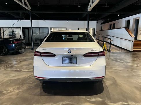 Used 2026 BMW 530i xDrive w/ Premium Package AWD/4WD image 4