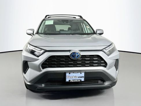 Used 2024 Toyota RAV4 XLE AWD/4WD image 2