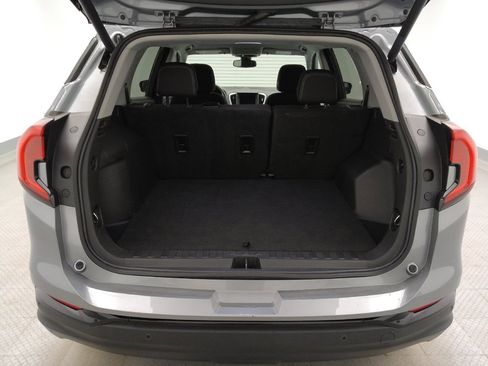 Used 2024 GMC Terrain SLE w/ Driver Convenience Package FWD image 29