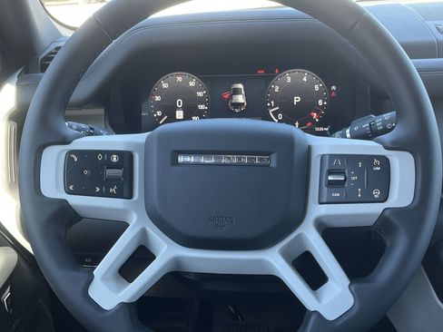 New 2025 Land Rover Defender 110 X-Dynamic SE image 14