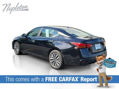 Used 2025 Nissan Altima 2.5 SV FWD image 3