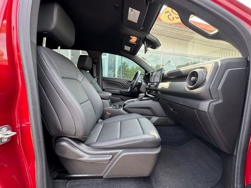 Used 2025 Chevrolet Colorado Trail Boss AWD/4WD image 12