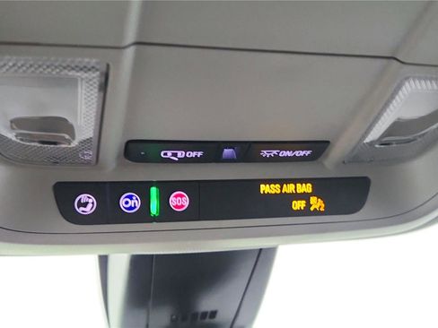 Used 2025 Chevrolet Blazer LT FWD image 30