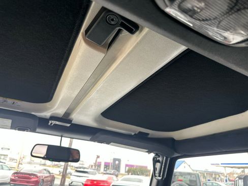 Used 2018 Jeep Wrangler Unlimited Sport S image 41