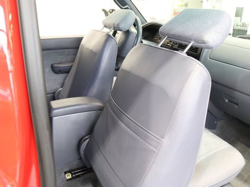 Used 2000 Toyota Tacoma 4x4 Regular Cab image 87