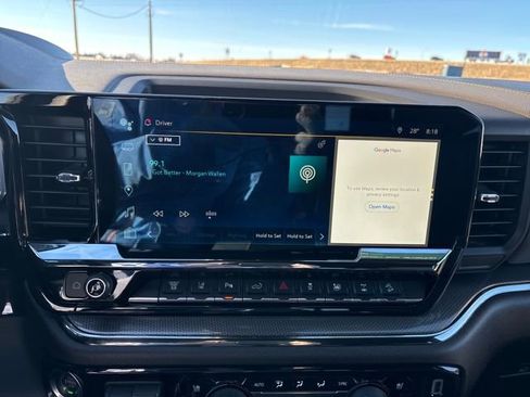 Used 2024 Chevrolet Silverado 2500 ZR2 w/ Technology Package image 19