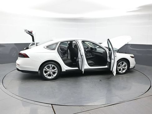 Used 2023 Honda Accord LX image 49