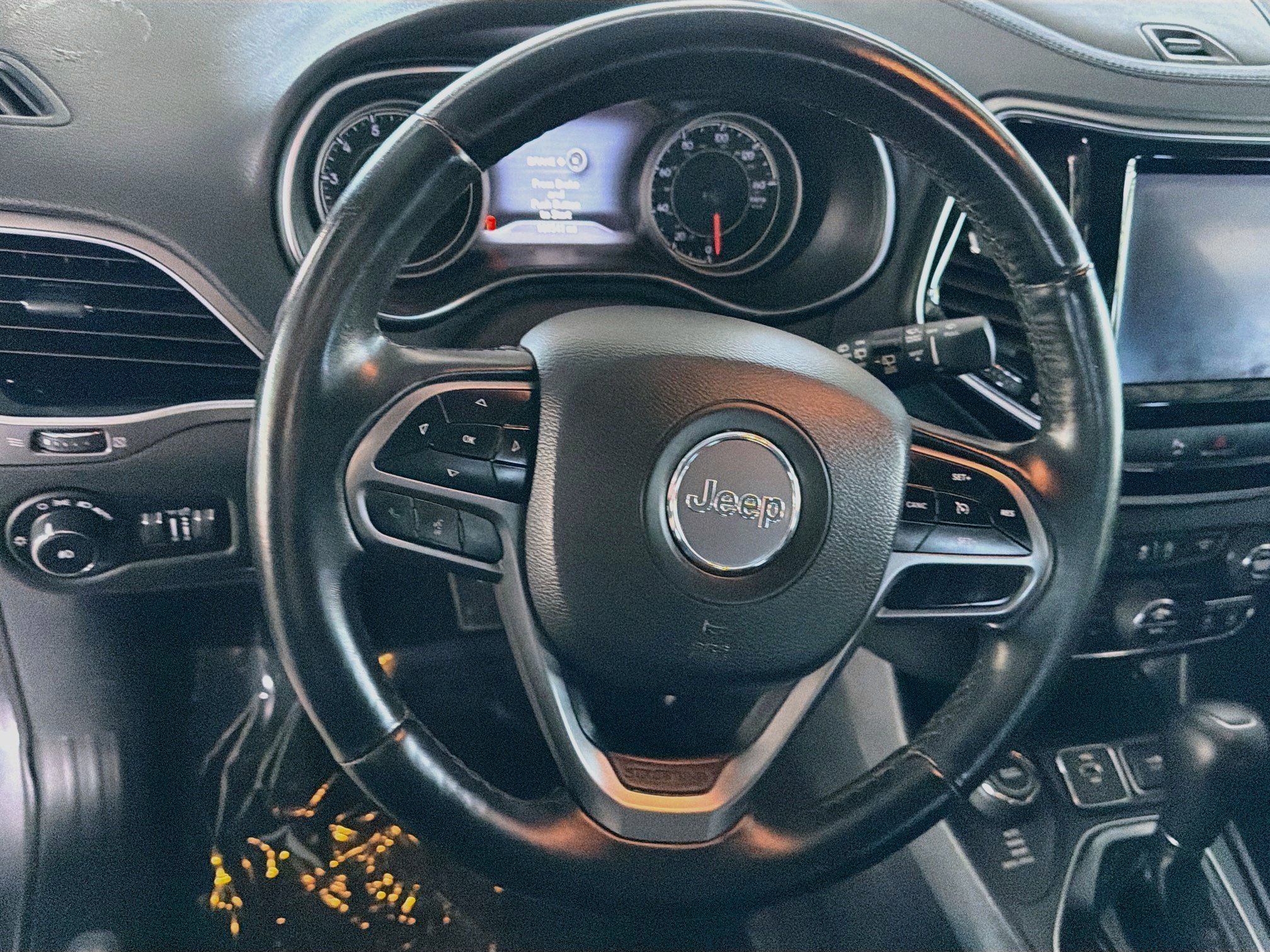 Used 2019 Jeep Cherokee Limited AWD/4WD image 17