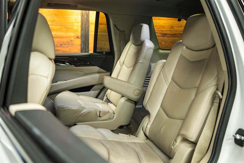 Used 2018 Cadillac Escalade Premium Luxury AWD/4WD image 11