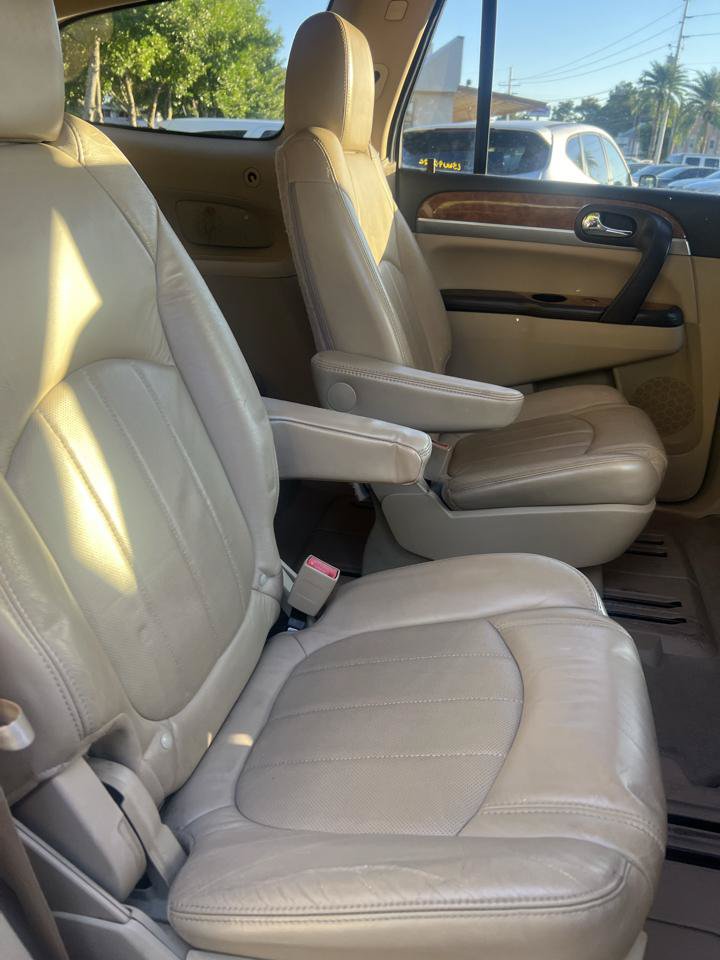 Used 2011 Buick Enclave CXL FWD image 8