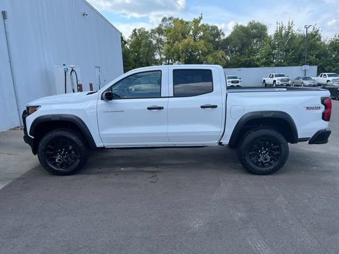 New 2026 Chevrolet Colorado Trail Boss AWD/4WD image 2