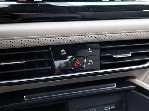 New 2026 Volkswagen Atlas SE image 15