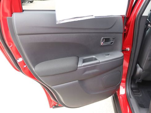 Used 2025 Mitsubishi Outlander Sport LE image 9