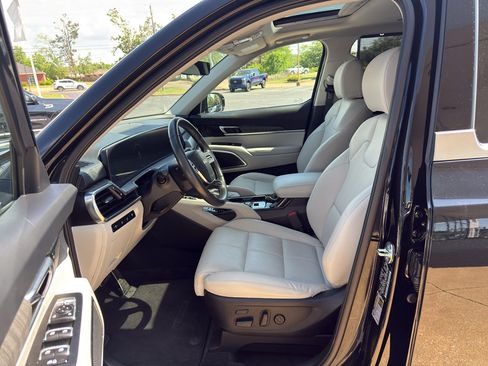 Used 2025 Kia Telluride SX FWD image 12