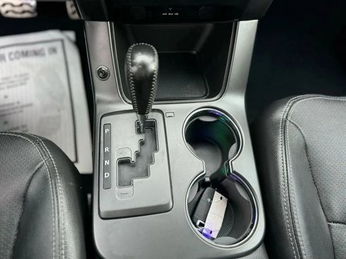 Used 2011 Kia Sorento SX image 16