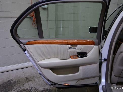 Used 2001 Lexus LS 430 RWD image 42