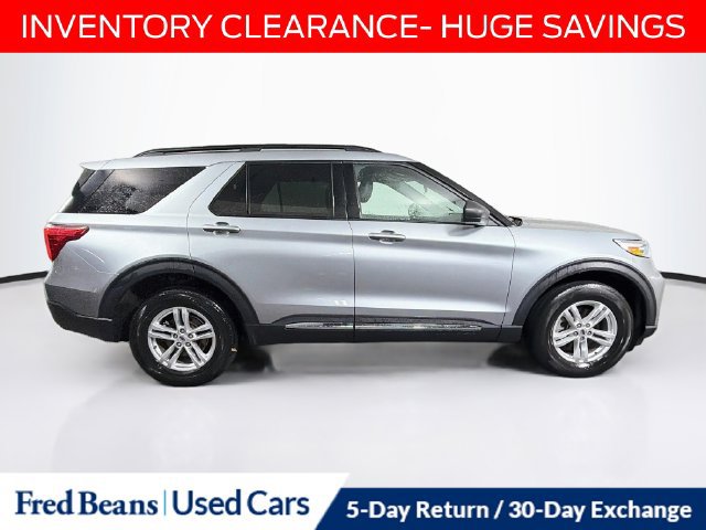 Used 2023 Ford Explorer XLT w/ Equipment Group 202A AWD/4WD image 11