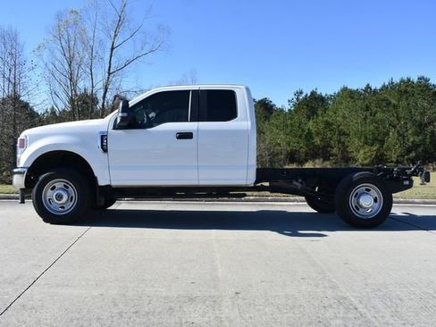 Used 2022 Ford F350 XL w/ Power Equipment Group image 8
