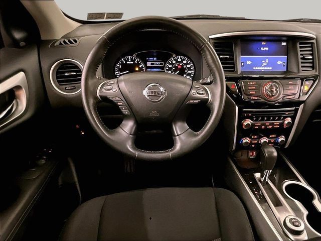 Used 2020 Nissan Pathfinder SV AWD/4WD image 5