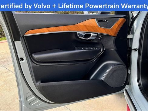 Certified 2025 Volvo XC90 B6 Plus image 24