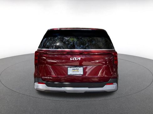 Used 2026 Kia Carnival FWD image 6