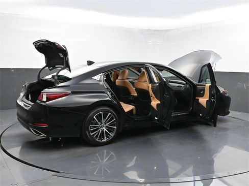 Used 2024 Lexus ES 350 w/ Premium Package image 42