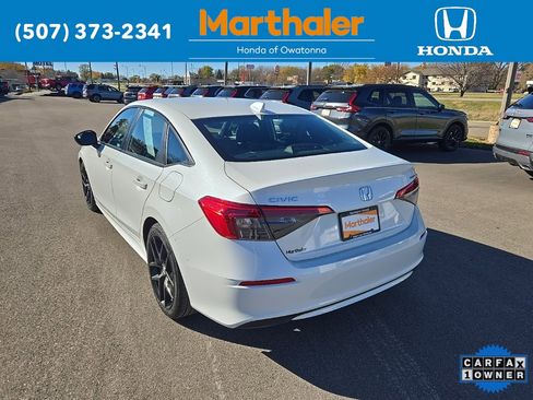 Used 2023 Honda Civic Sport image 3