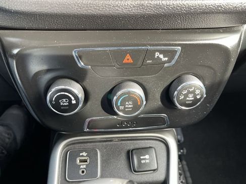 Used 2018 Jeep Compass Sport image 18
