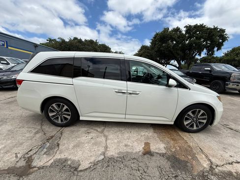 Used 2015 Honda Odyssey Touring image 8