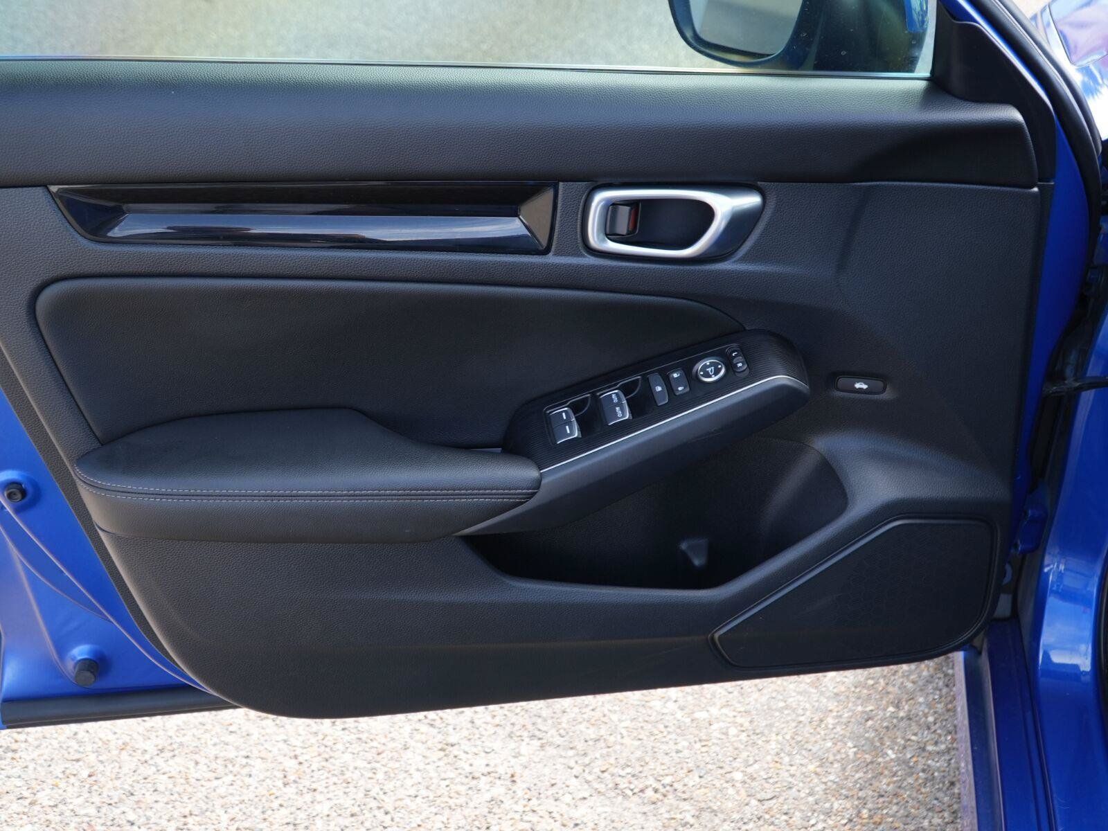 Used 2023 Honda Civic Touring image 4
