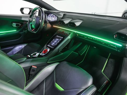 Used 2021 Lamborghini Huracan EVO RWD image 30