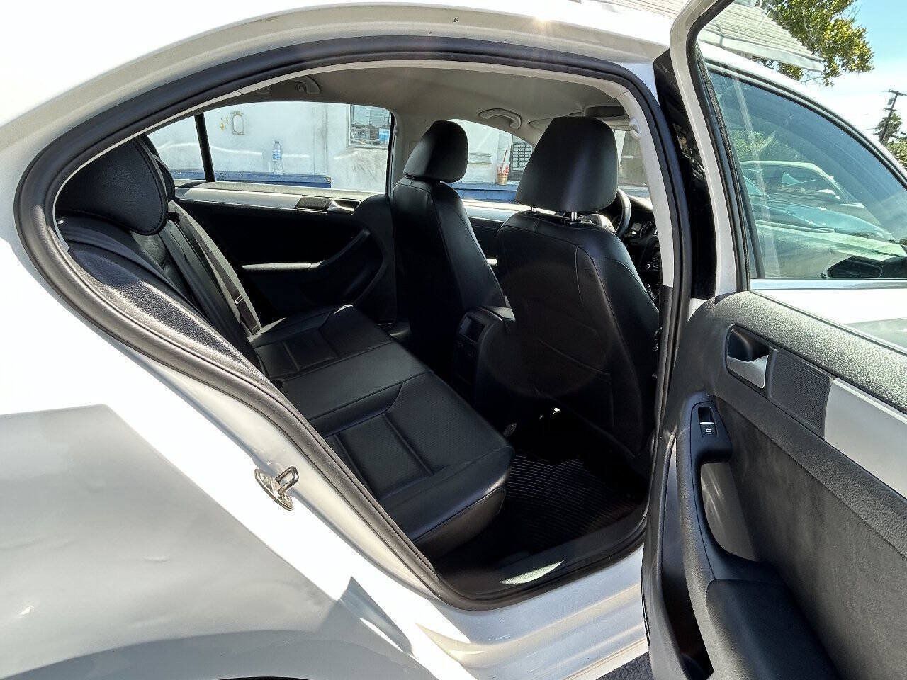 Used 2013 Volkswagen Jetta SE FWD image 20