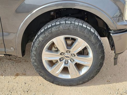 Used 2018 Ford F150 Platinum w/ Equipment Group 701A Luxury image 14