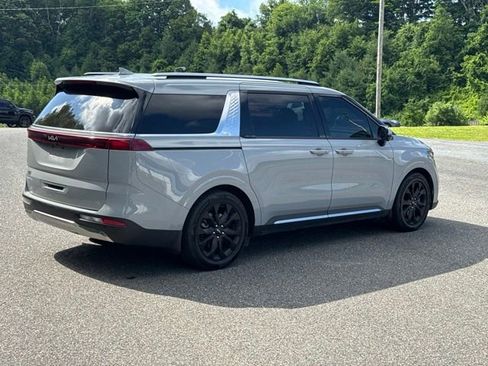 Used 2024 Kia Carnival SX FWD image 6