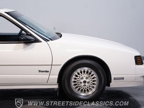 Used 1989 Oldsmobile Toronado Trofeo FWD image 25