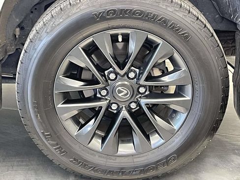 Used 2023 Lexus GX 460 Premium w/ Premium Package AWD/4WD image 12