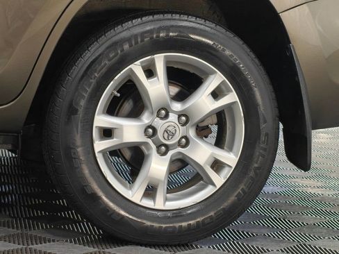 Used 2012 Toyota RAV4 4WD w/ Upgrade Value Pkg image 33