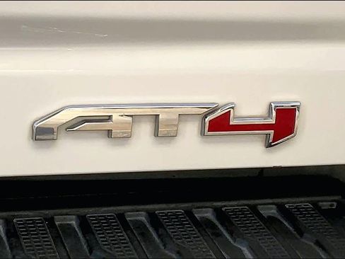 Used 2023 GMC Sierra 2500 AT4 w/ Gooseneck/5TH Wheel Package image 9