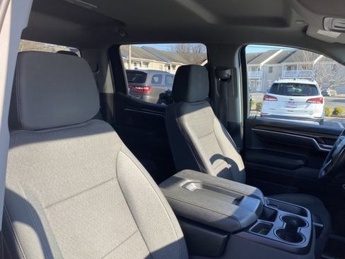 Used 2025 Chevrolet Silverado 1500 LT image 17