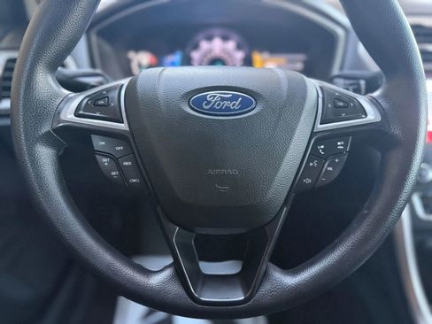 Used 2018 Ford Fusion SE w/ Fusion SE Technology Package image 40