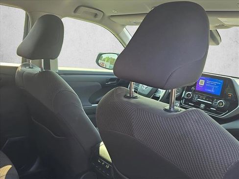 Certified 2024 Toyota Highlander LE FWD image 20