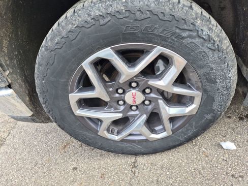 Used 2022 GMC Sierra 1500 SLT image 16