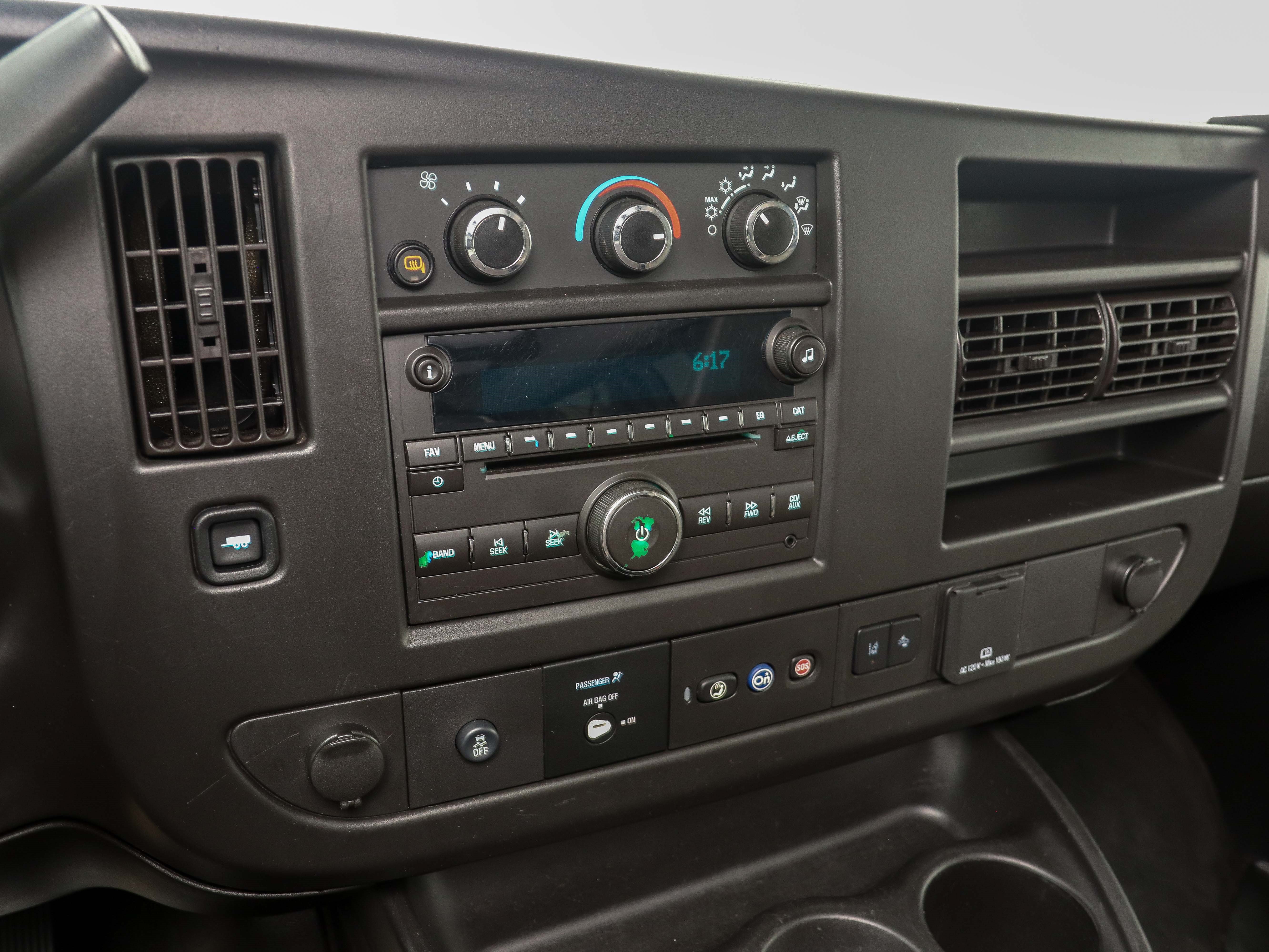 Used 2019 Chevrolet Express 3500 LT w/ LT Preferred Equipment Group RWD image 18