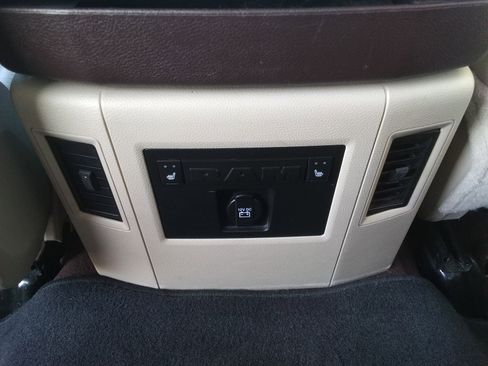 Used 2018 RAM 1500 Laramie w/ Convenience Group image 11