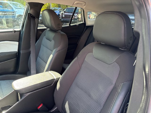 Used 2025 Chevrolet Trax LT w/ Driver Confidence Package FWD image 9