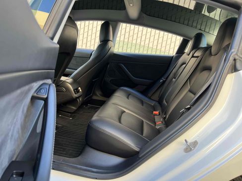 Used 2021 Tesla Model 3 Standard Range Plus image 6